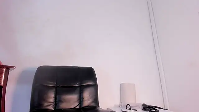 Pokazy przed kamerką – naughtylizeth_