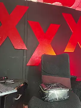 Pokazy przed kamerką – abrilbigcock