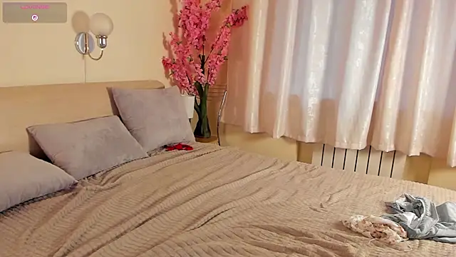 PeachMirth Webcam-Show