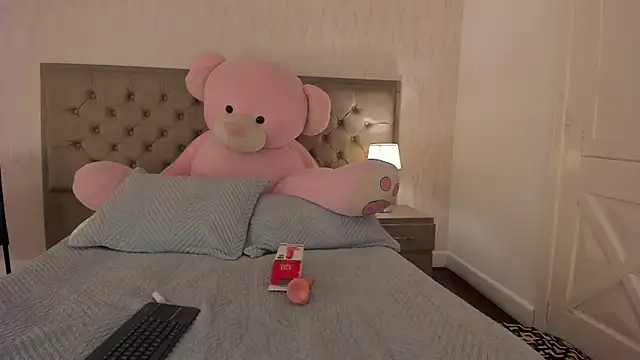 Lila_clark élő XXX-chatje