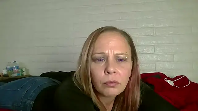 QUEEN_OF_MEN Live XXX-chat