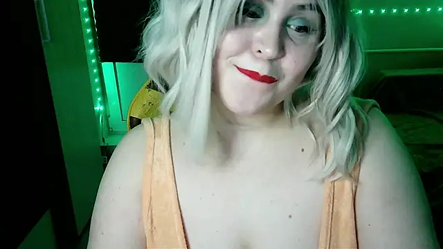 Lulovia Live XXX-chat