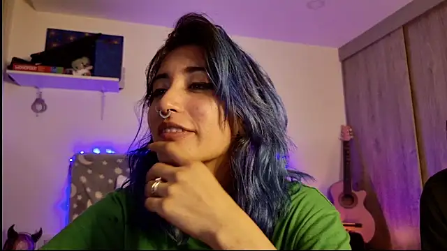 LunaisBack Live XXX-chat