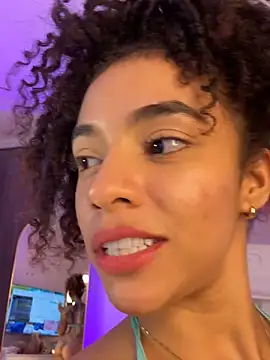 pretty_pettite Chat XXX in diretta