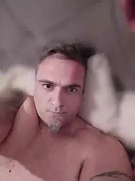 wifesfuckerpuのライブXXXチャット