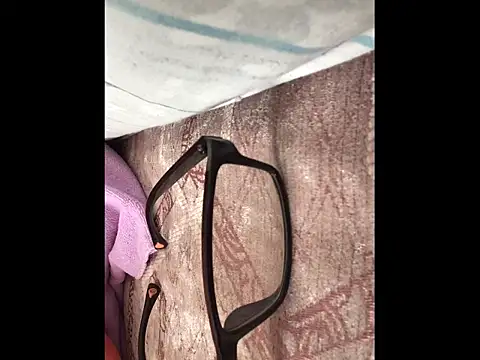 yaocaobi8 在線直播表演