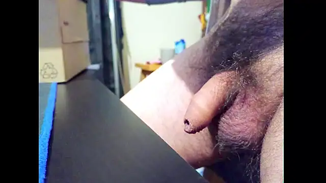 hairyuncut00 Show in webcam