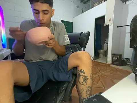 Max_TheHorseDick: απευθείας συνομιλία ΧΧΧ