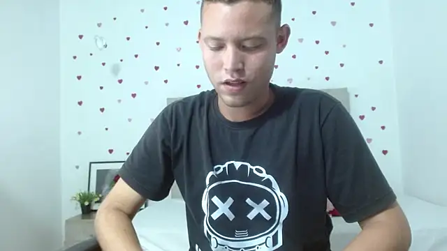 sven_fox723 Adlı Modelin Web Kamerası Şovu