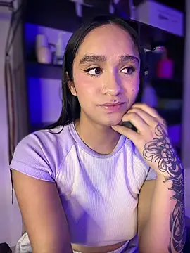 Isabella-Teen Adlı Modelin Canlı XXX Sohbeti