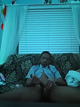 hormoneactivated: διαδικτυακό σόου στην κάμερα