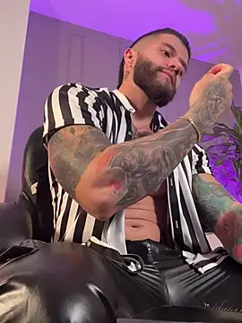 Frank_Farrell Live XXX-Chat