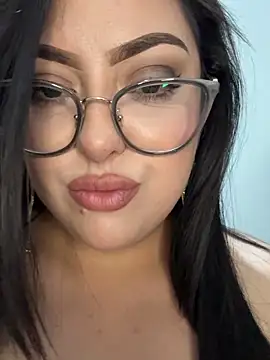 MileyGia Adlı Modelin Canlı XXX Sohbeti