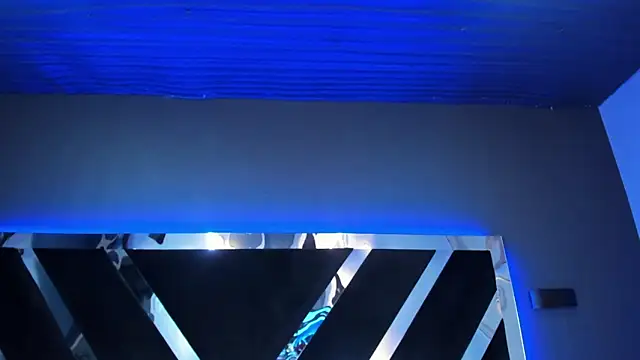 AmmyJones_ Adlı Modelin Canlı XXX Sohbeti