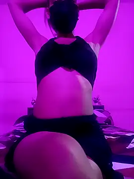 Pokazy przed kamerką – Yours_dannyy