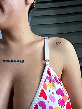 alaia_princess Adlı Modelin Canlı XXX Sohbeti