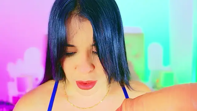 CharlootteEvans' Live XXX Chat