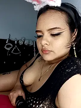 Emily_Rouse23 Adlı Modelin Canlı XXX Sohbeti