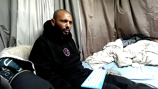 Camodick Adlı Modelin Canlı XXX Sohbeti