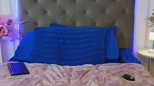 Ariana_Petite: απευθείας συνομιλία ΧΧΧ