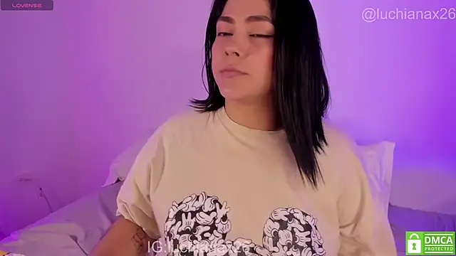 lucy26_ Adlı Modelin Canlı XXX Sohbeti