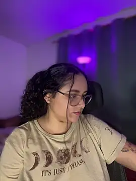 CurlyGirl_1 Live XXX Chat