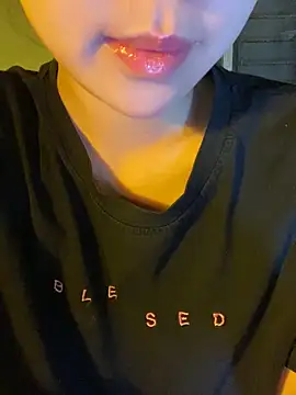 Chat XXX ao vivo de Uyennii02