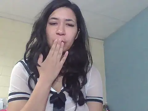 latinkinky webcam show