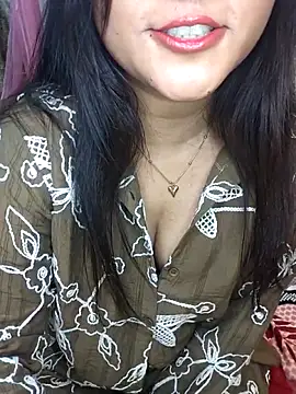 Saumyy Chat XXX live