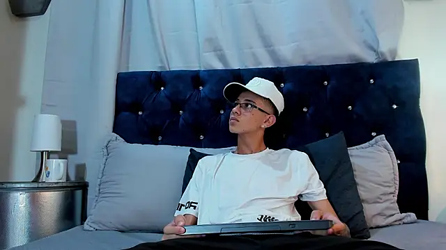 Chat XXX Live asher_lux