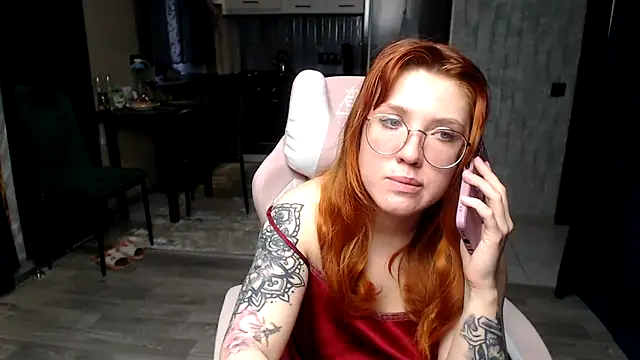 Reginasmilee Chat XXX in diretta