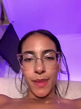 Chatroom XXX en direct de elegant__rouse