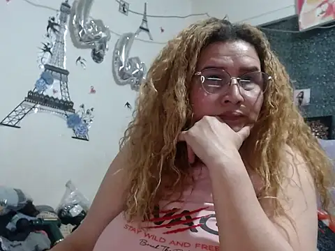 Perla1981-- Chat XXX live