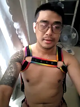 Pokazy przed kamerką – Asianhif