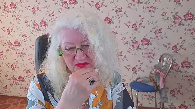 Maya_Mayflower's Webcam Show