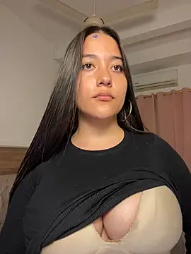 NhefertaryのライブXXXチャット