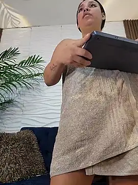 Chat XXX en directo de LizzRouse