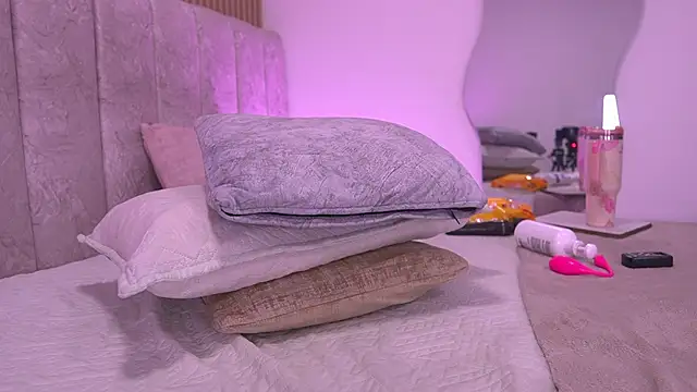 violeta_aroca's Live XXX Chat