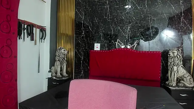 XXX chat uživo modela KarinaSimonz