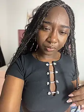 ZahhyFrequency Adlı Modelin Canlı XXX Sohbeti