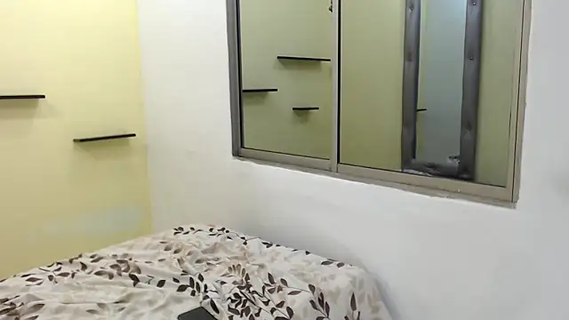 romina_white18 ওয়েবক্যাম শো