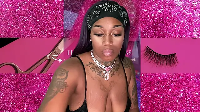 XXX chat uživo modela Creamesensation