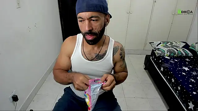 hotjoy01055's Live XXX Chat