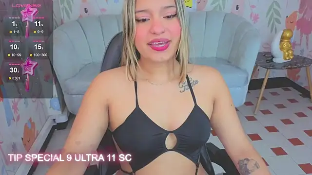 Paris09_v_'s Live XXX Chat