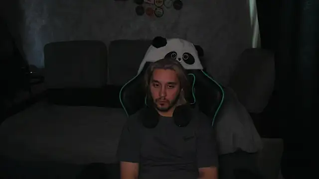 Webkamerová show Pohyi_