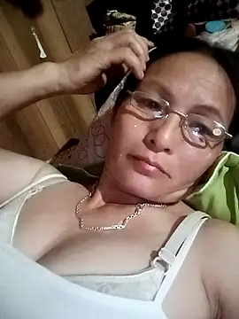 Živý XXX chat Cucci07