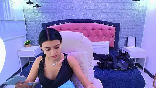 Chat +18 de mia_velvetk ao vivo