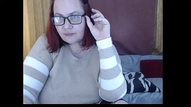 PlayfullMature's Live XXX Chat