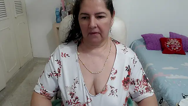 leonela_69 Live XXX-Chat