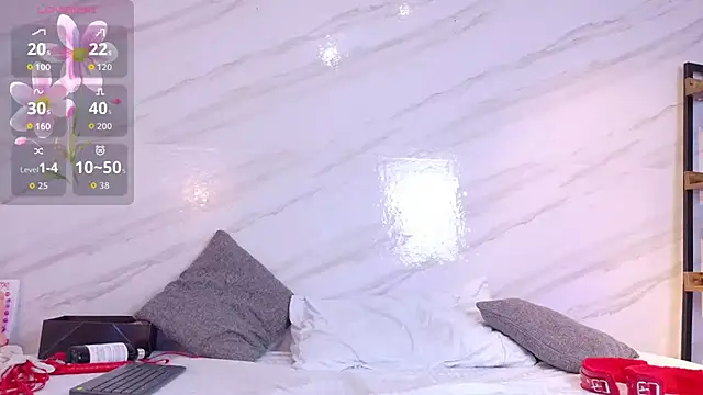 Show modela salome_diamond na web-kameri